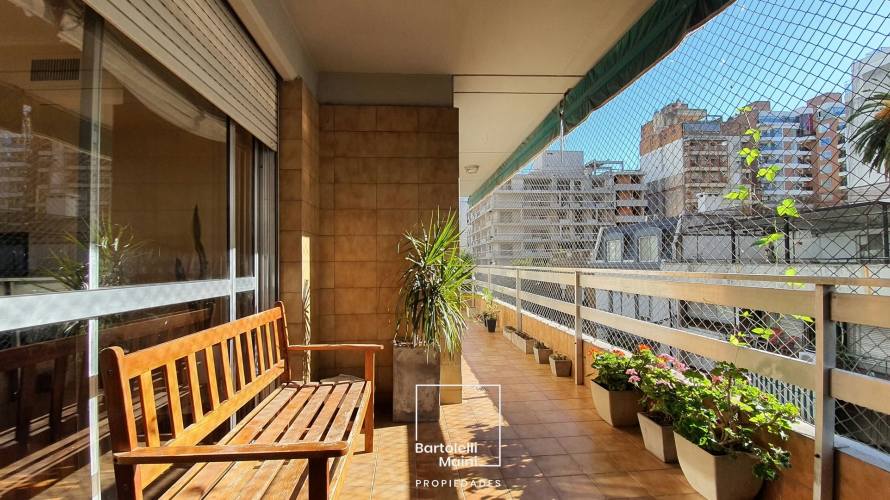VENTA | 3 dorm. + cochera | 1° DE MAYO 961, 02-02