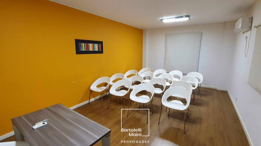 VENTA | OFICINA CON BAÑO PRIVADO + cochera | CARBALLO 186