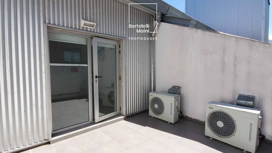 VENTA | OFICINA CON BAÑO PRIVADO + cochera | CARBALLO 186