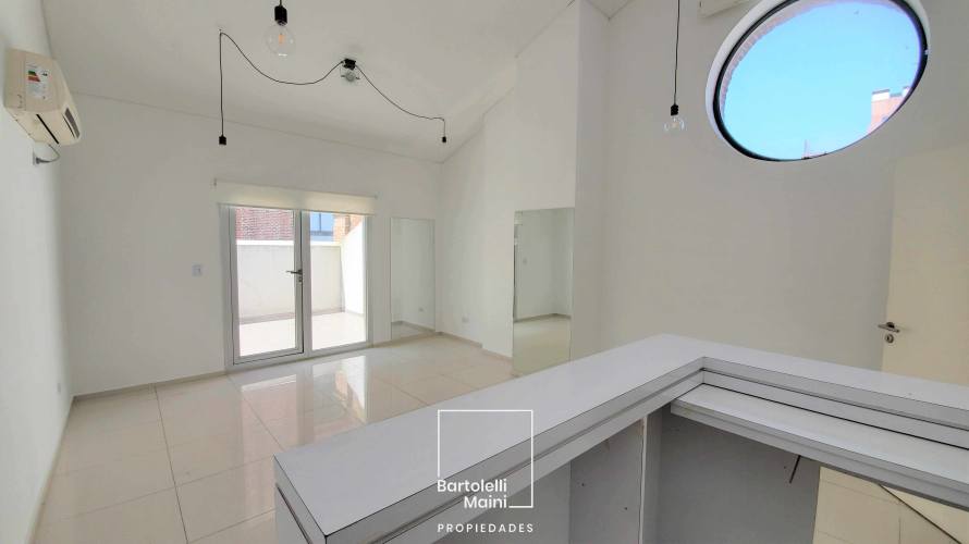 VENTA | OFICINA CON BAÑO PRIVADO + cochera | CARBALLO 186