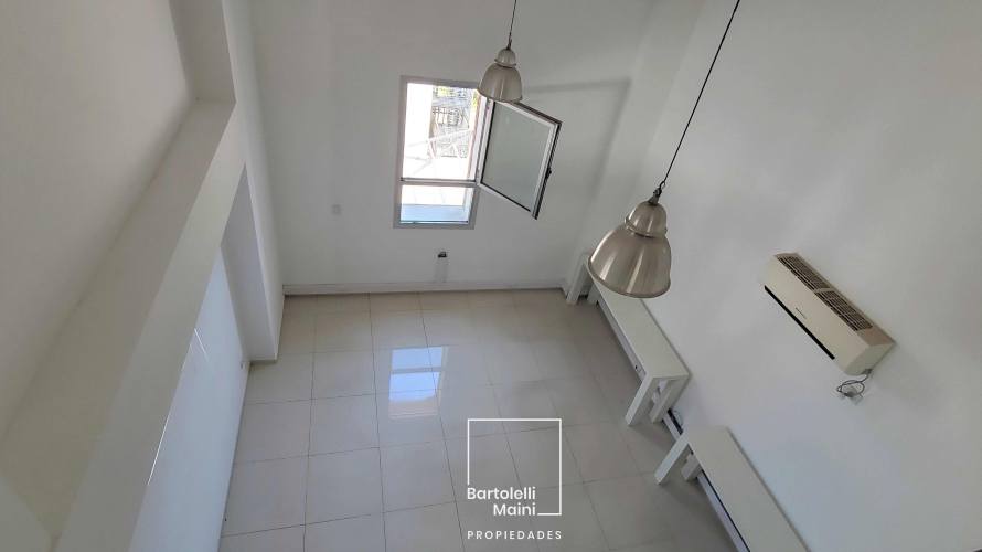 VENTA | OFICINA CON BAÑO PRIVADO + cochera | CARBALLO 186