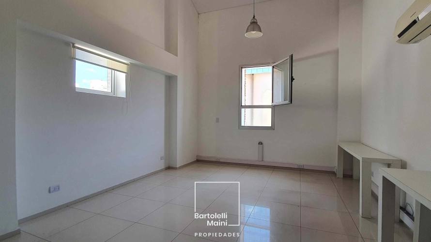 VENTA | OFICINA CON BAÑO PRIVADO + cochera | CARBALLO 186