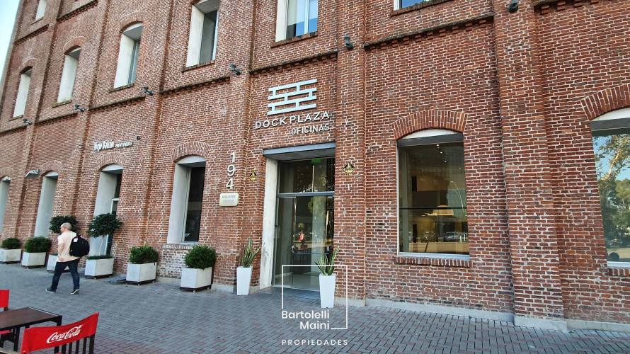 VENTA | OFICINA CON BAÑO PRIVADO + cochera | CARBALLO 186