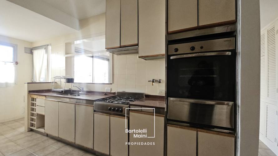 VENTA | 3 dorm. + cochera | 1° DE MAYO 961, 02-02