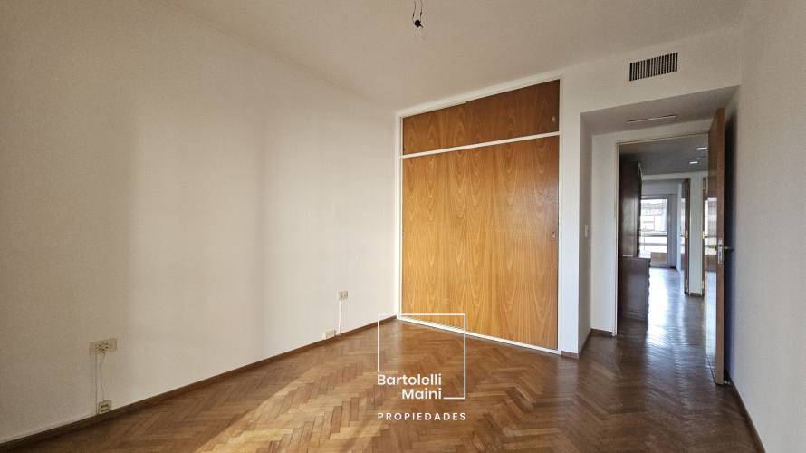 VENTA | 3 dorm. + cochera | 1° DE MAYO 961, 02-02