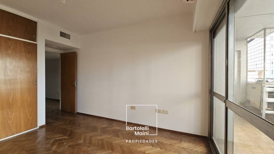 VENTA | 3 dorm. + cochera | 1° DE MAYO 961, 02-02
