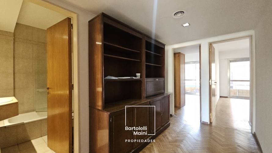 VENTA | 3 dorm. + cochera | 1° DE MAYO 961, 02-02