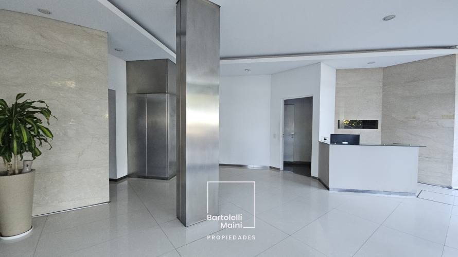 VENTA | Piso Excl. 5 Dorm. + Cochera | Av. de la Libertad 8
