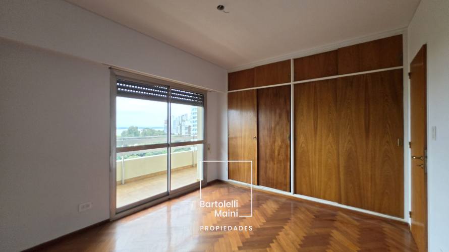 ALQUILER | 1° de Mayo 953 | Piso Excl. 312m2 + cochera