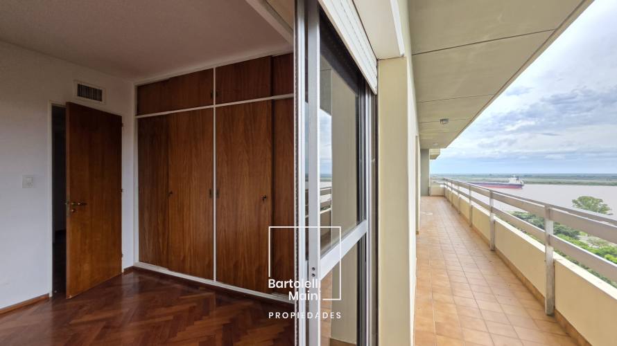 ALQUILER | 1° de Mayo 953 | Piso Excl. 312m2 + cochera