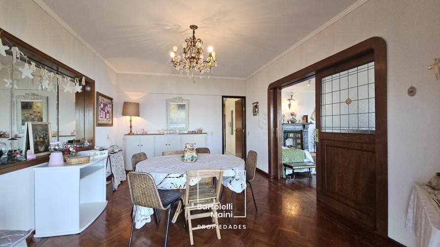 VENTA | Piso Excl. 5 Dorm. + Cochera | Av. de la Libertad 8
