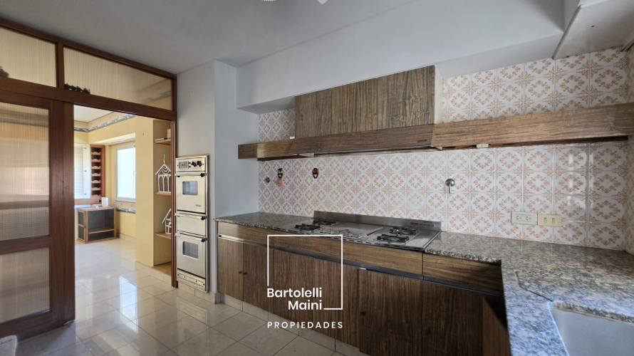 VENTA | Piso Excl. 5 Dorm. + Cochera | Av. de la Libertad 8