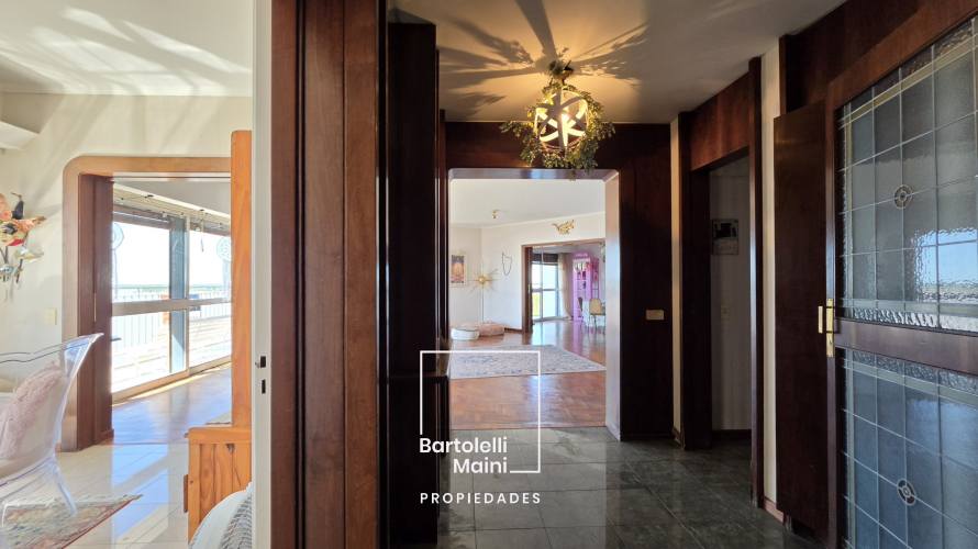 VENTA | Piso Excl. 5 Dorm. + Cochera | Av. de la Libertad 8