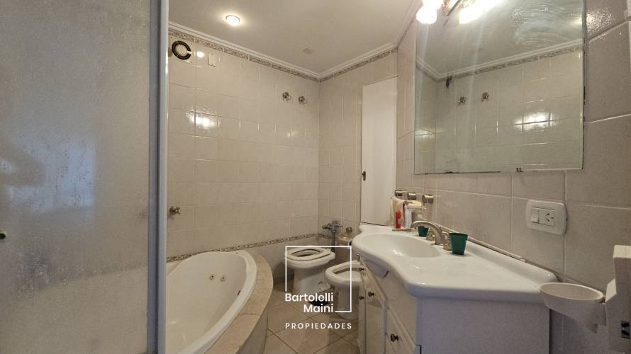 VENTA | Piso Excl. 5 Dorm. + Cochera | Av. de la Libertad 8