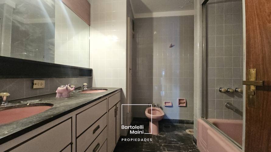 VENTA | Piso Excl. 5 Dorm. + Cochera | Av. de la Libertad 8