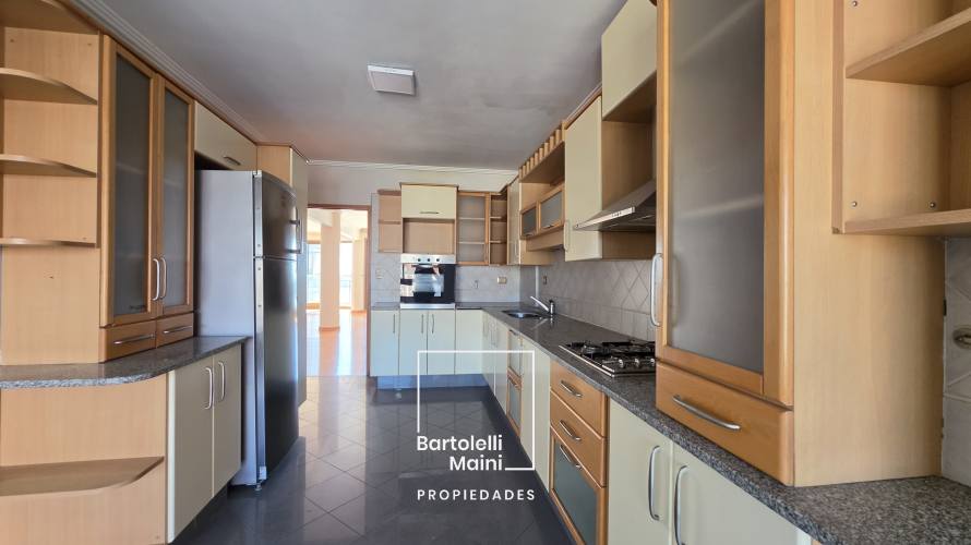 VENTA | Brown 1633 | Piso Excl. 3 Dorm. + 2 Cocheras