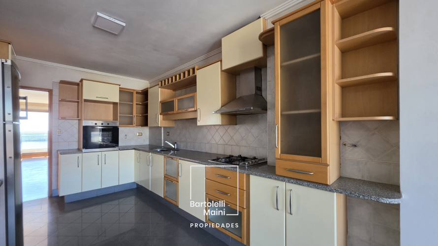 VENTA | Brown 1633 | Piso Excl. 3 Dorm. + 2 Cocheras