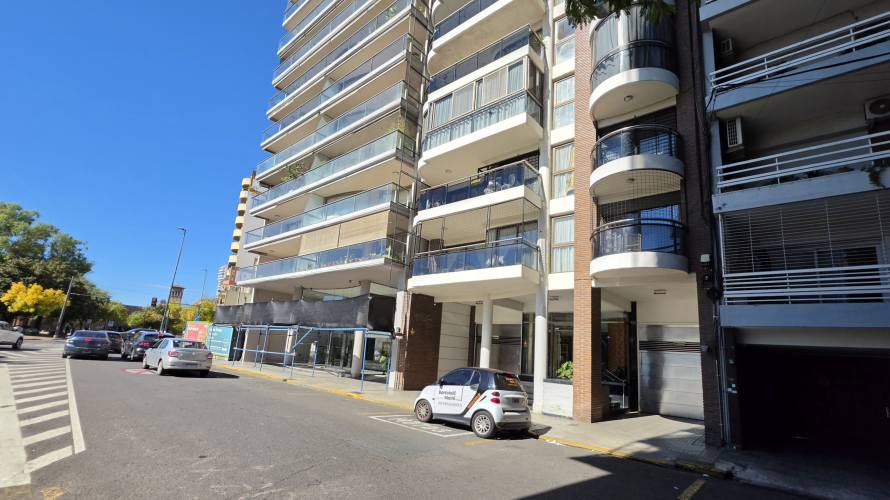 VENTA | Brown 1633 | Piso Excl. 3 Dorm. + 2 Cocheras