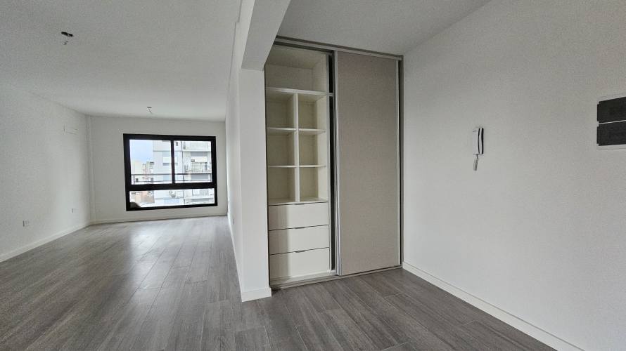 ALQUILER | MONOAMBIENTE CON BALCÓN | CHACABUCO 1834 06-04