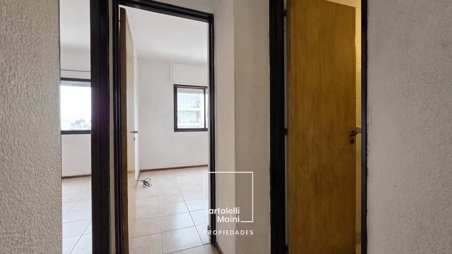 VENTA | Depto 2 dormitorios + Cochera | COCHABAMBA 45