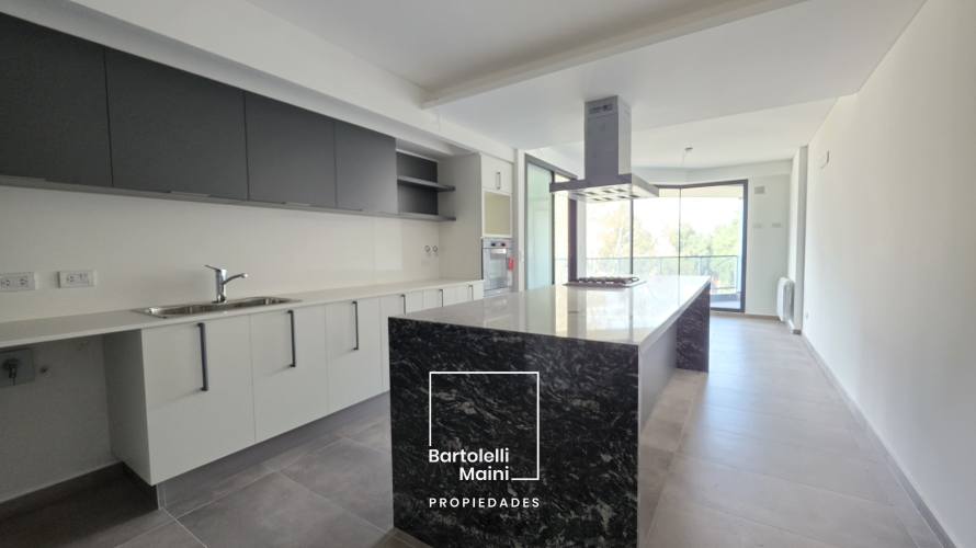 VENTA | Av. Caseros 242 Bis | Depto 3 dormitorios + cochera