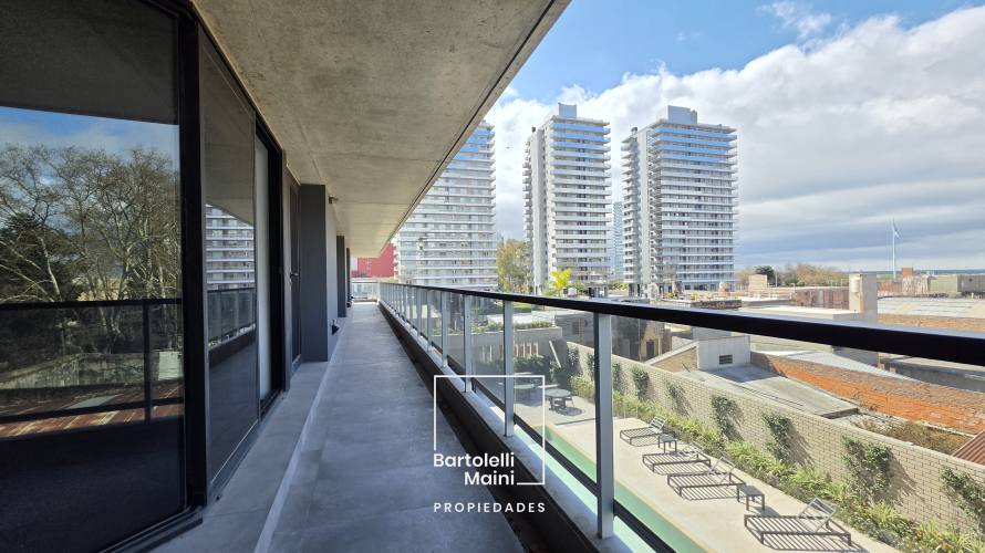 VENTA | Av. Caseros 242 Bis | Depto 3 dormitorios + cochera