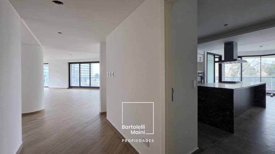 VENTA | Av. Caseros 242 Bis | Depto 3 dormitorios + cochera