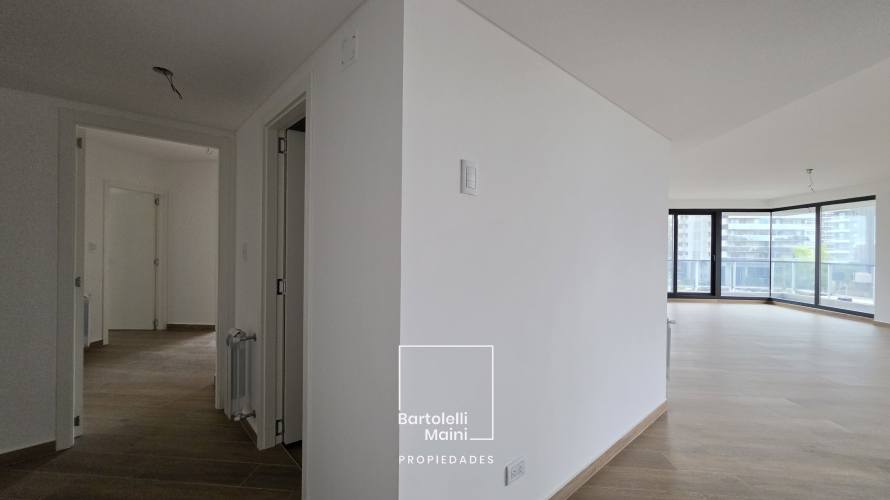 VENTA | Av. Caseros 242 Bis | Depto 3 dormitorios + cochera