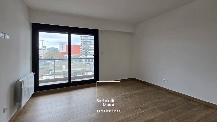 VENTA | Av. Caseros 242 Bis | Depto 3 dormitorios + cochera