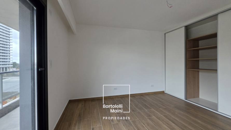 VENTA | Av. Caseros 242 Bis | Depto 3 dormitorios + cochera