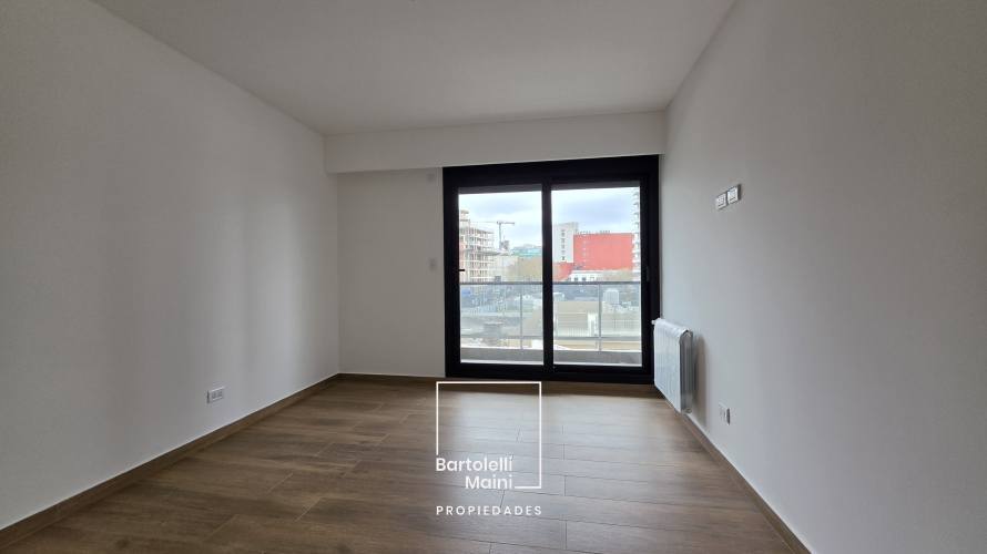 VENTA | Av. Caseros 242 Bis | Depto 3 dormitorios + cochera