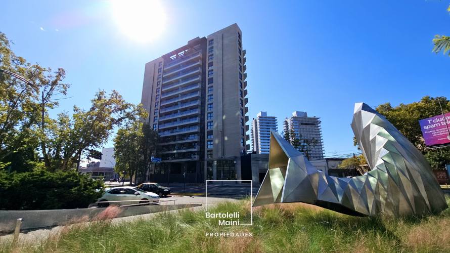 VENTA | Av. Caseros 242 Bis | Depto 3 dormitorios + cochera